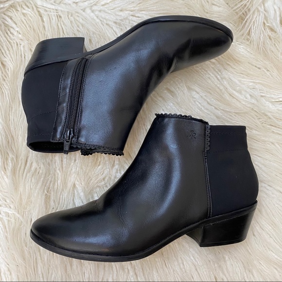 JACK ROGERS black leather Bailee scalloped booties - Picture 7 of 16